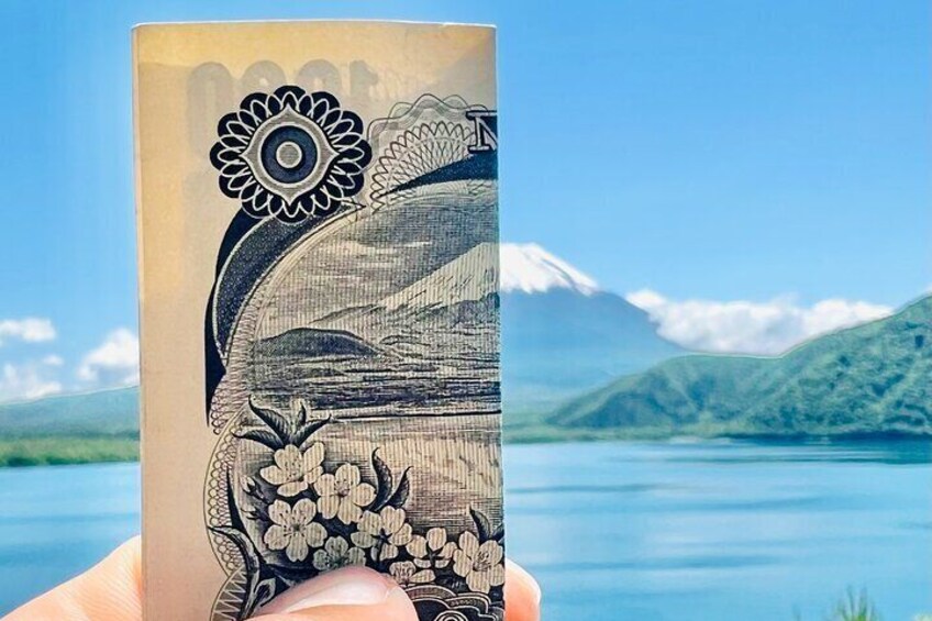 View of Mount Fuji at Lake Motosuko (1000 yen bill)