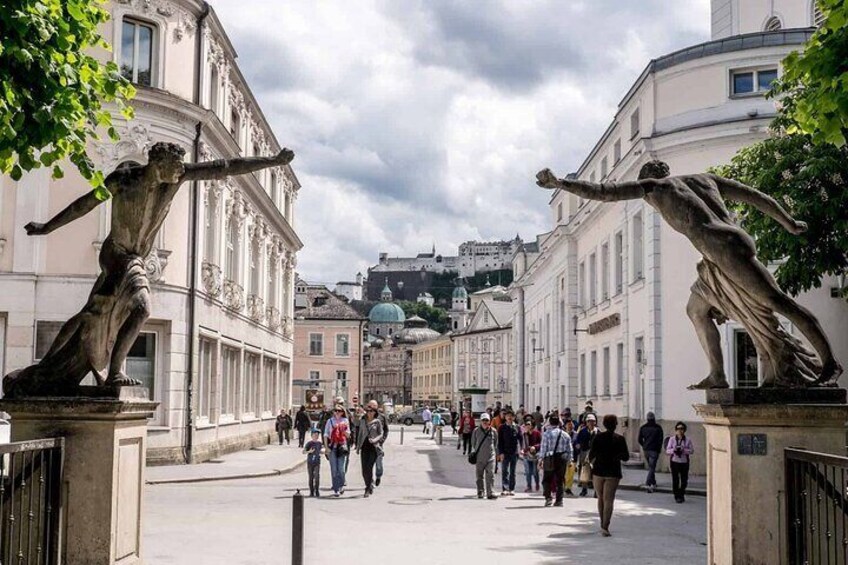 Vienna to Salzburg, Munich: Private 2-Day Trip with lunch & guide