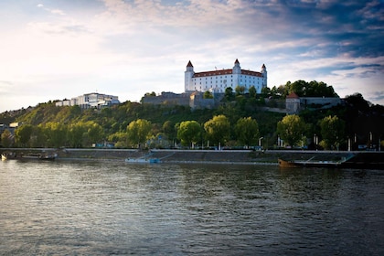 Vienna: gita di un giorno a Bratislava con guida privata e trasporto