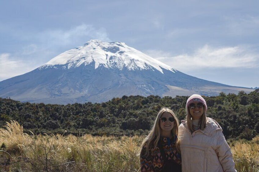 Full day Tour Quito to Baños visiting Cotopaxi & Quilotoa