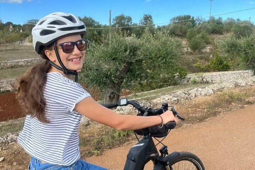 Alberobello in e-bike. The countryside, a mill and a farm