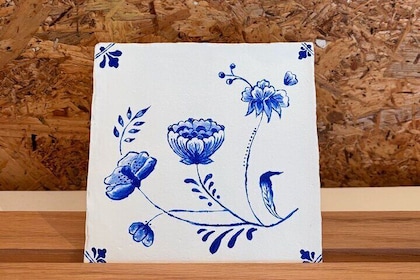 Private Souvenir Creation in Dutch Delft Blue from Netherlands