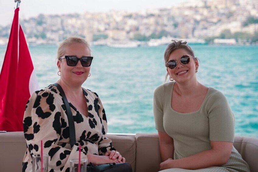 Guided Bosphorus Luxury Yacht Cruise with Stop on Asian Side
