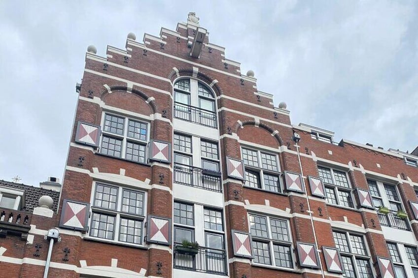 2-Hour Private Local Guided Food and History Tour in Amsterdam