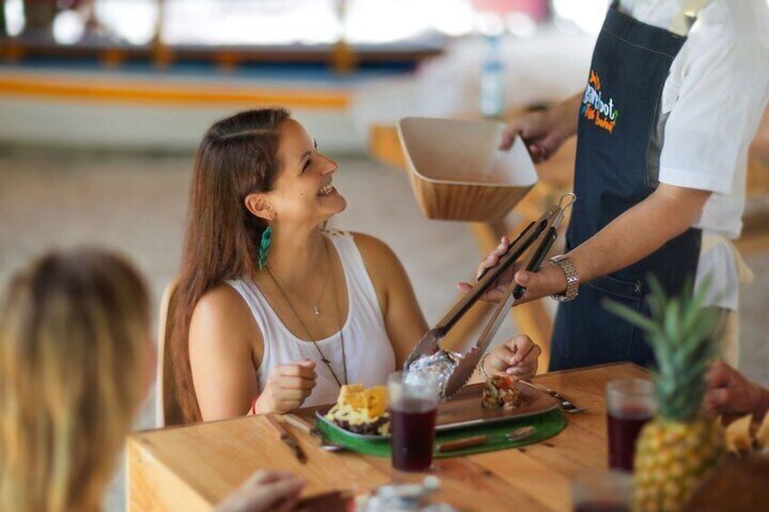 Tikinxic Barefoot Fish Guided Cookout Experience in Cozumel