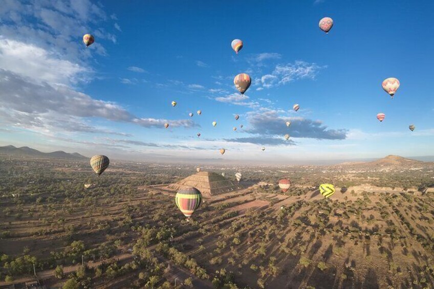Mexico City: Air Balloon Flight & Breakfast in Natural Cave