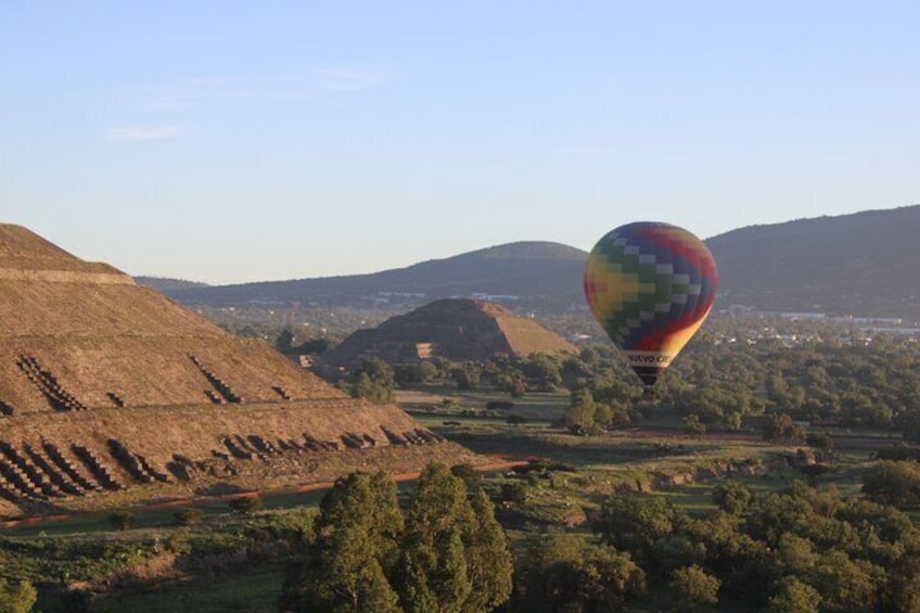 Hot Air Balloon Tour in Teotihuacan
