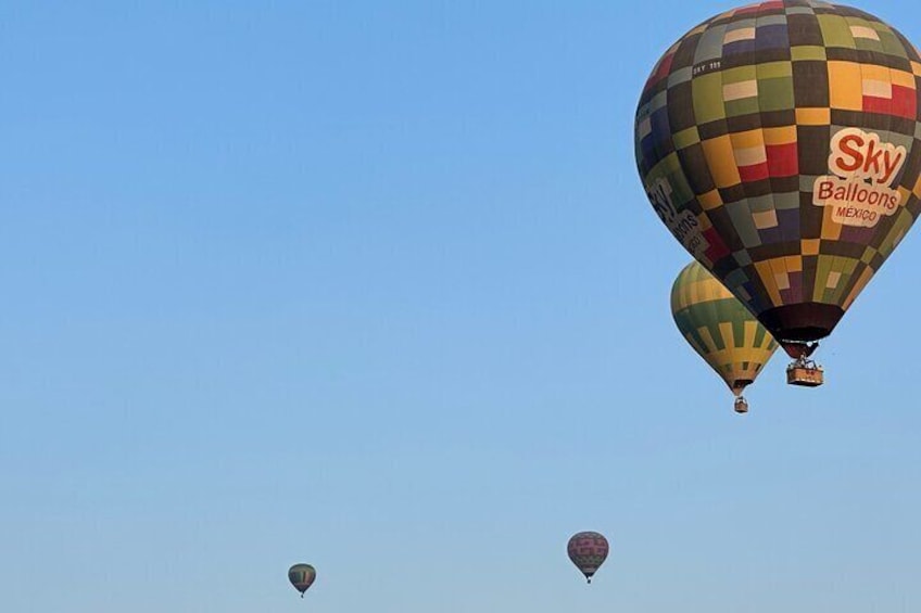 Mexico City: Air Balloon Flight & Breakfast in Natural Cave