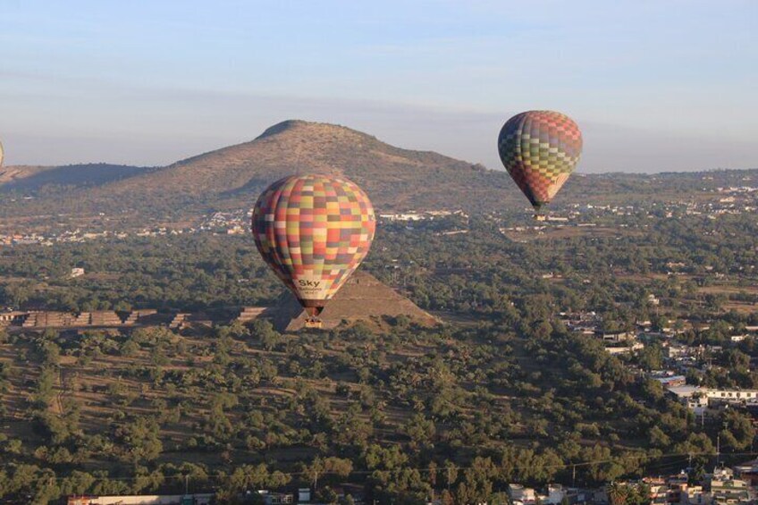 Hot Air Balloon Tour in Teotihuacan