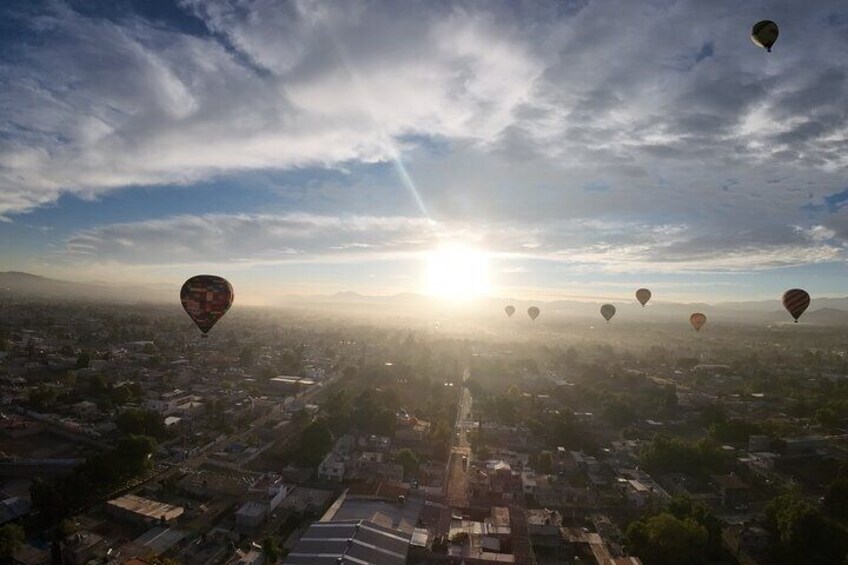 Mexico City: Air Balloon Flight & Breakfast in Natural Cave