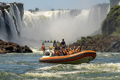 Tour 1 day: Brazilian Falls, Macuco Safari and Bird Park