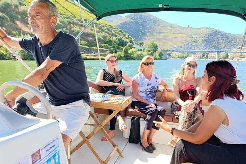 Excursão Douro Valley - Wine Tasting/Lunch/Boat Cruise