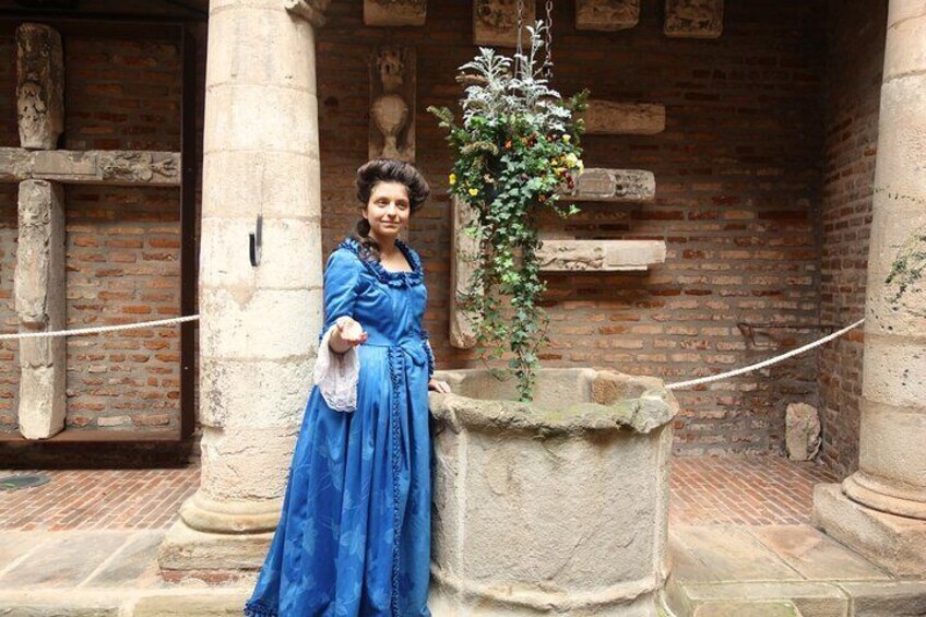 Visit of Albi in the Age of Enlightenment guided by Mme de Lapérouse