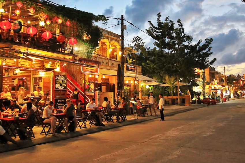 Evening Culinary Hunt at Popular Hoi An Markets