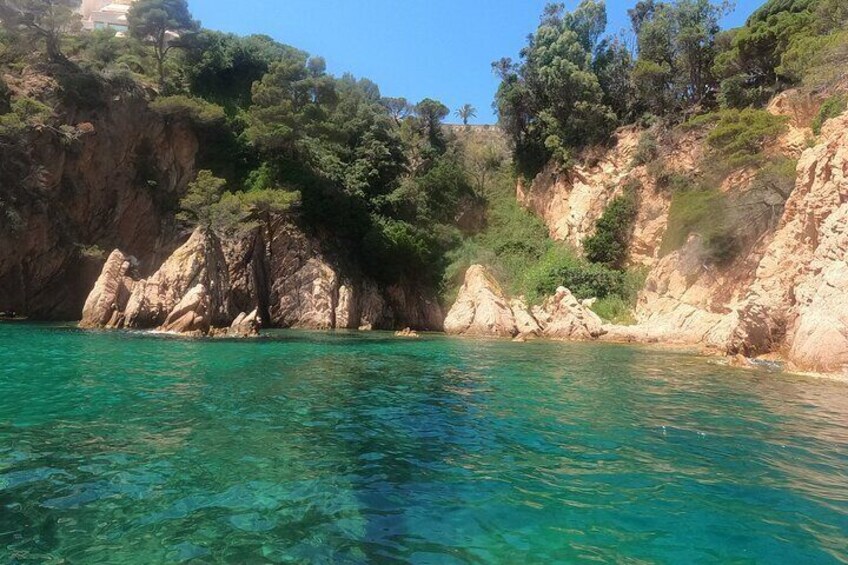 6-Hour Costa Brava Guided Kayak and Snorkel with Lunch and Photos