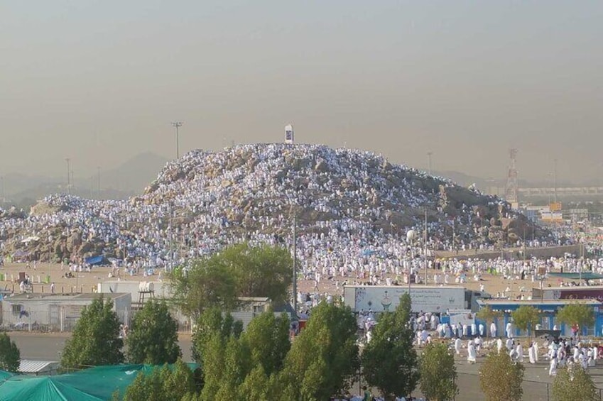 "Makkah Tour: Unveiling the Sacred Charms of Saudi Arabia's Iconic City"