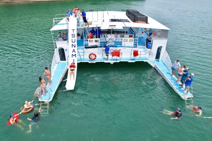 Flamingo, Guanacaste: Perjalanan Catamaran dengan Makan Siang dan Minuman