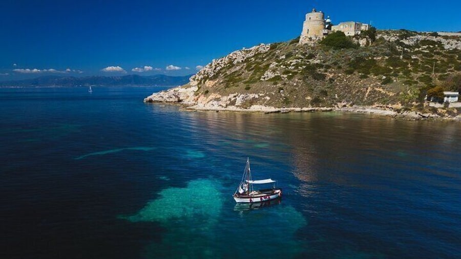 Cagliari: Tour with Snorkeling, Aperitif, and Various Stops