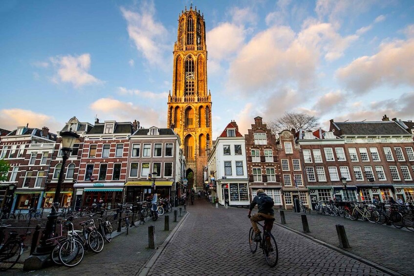 Utrecht: Dom Tower Entry Ticket and Guided Tour