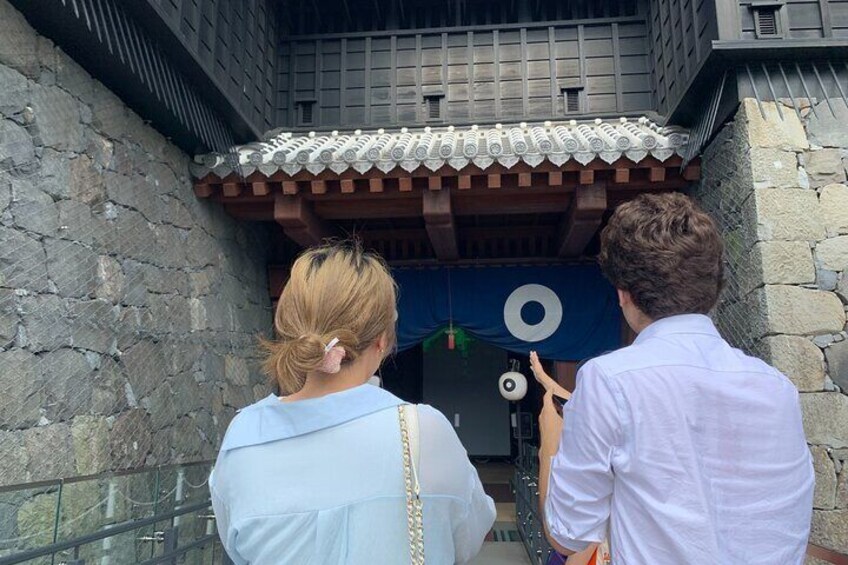 The main keep of Kumamoto Castle has been renovated and transformed into an informative museum where a wealth of information about the castle is organized and presented.