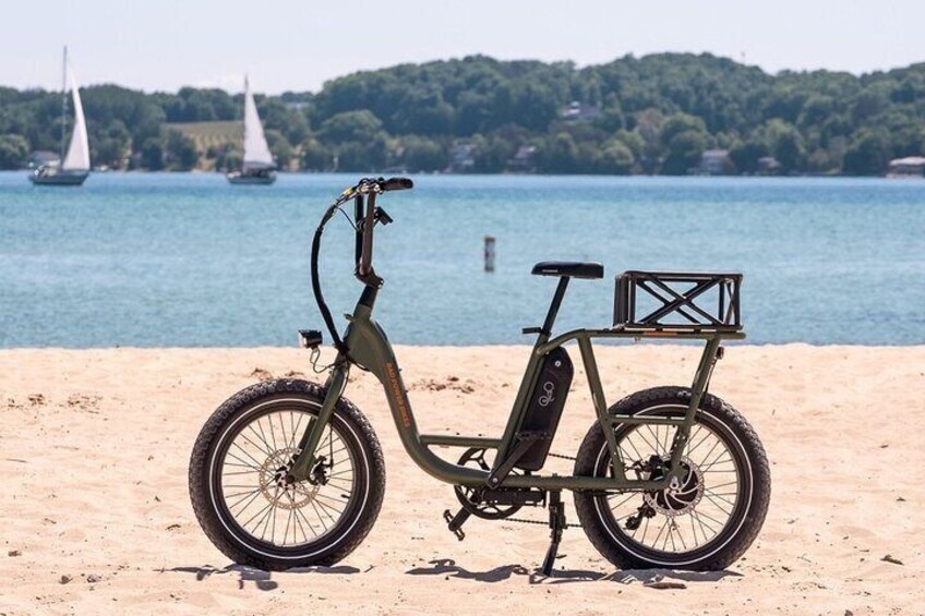 Cave Point E - Bike Tour