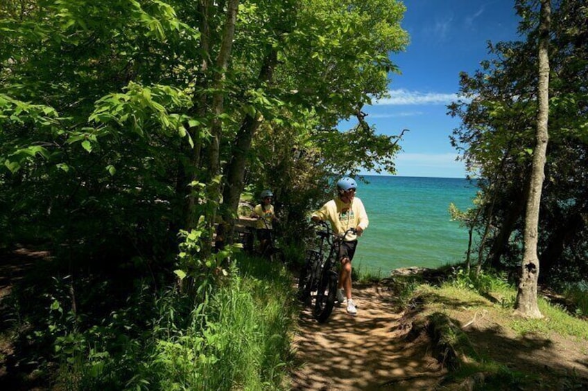 Cave Point E - Bike Tour