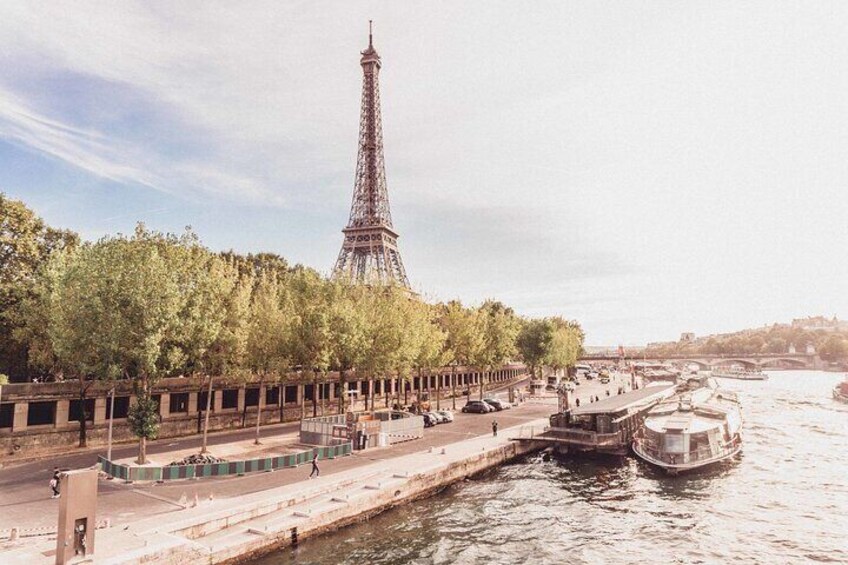 Seine River Cruise with Commentary 1 Hour