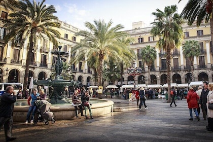 Hidden Treasure of Joan Miró City Exploration Game in Barcelona