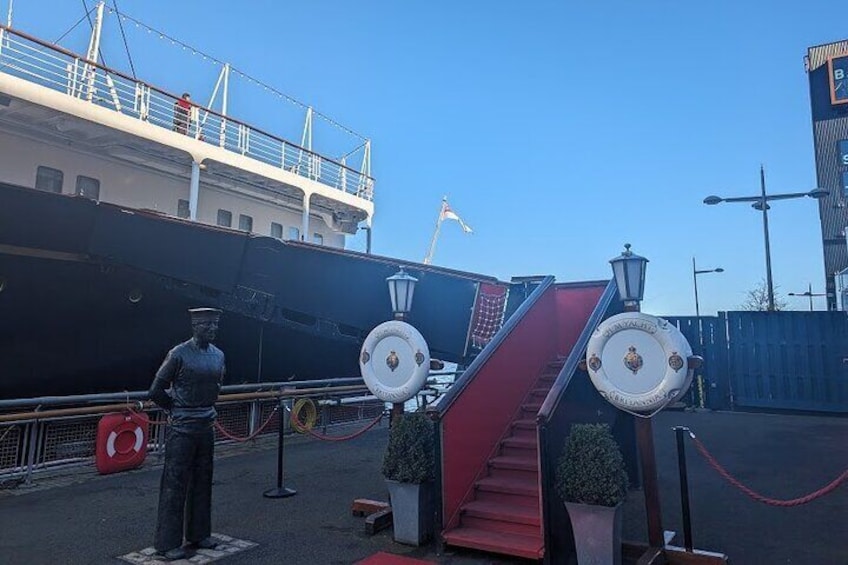 Edinburgh Shore Excursion: City Tour and Royal Yacht Britannia