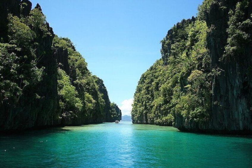 Big Lagoon is one of El Nido island-hopping tour A’s highlights, one of El Nido's most popular tours. As you enter the Big Lagoon, everything is a sight to behold — the crystal-clear blue water.