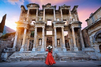 Ephesus Ancient City Tour with BBQ Lunch & Transfer from Bodrum