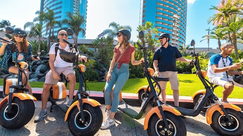 Coronado: Tour in scooter con guida GPS e traghetto andata e ritorno
