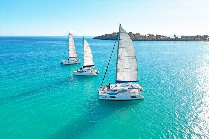The charter will take place on one of our sail catamarans ranging from 38ft-44ft. Boat choice depends on group size and availability.