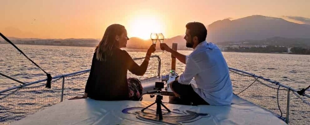 Estepona: Sunset boat trip & Cava & Tapa