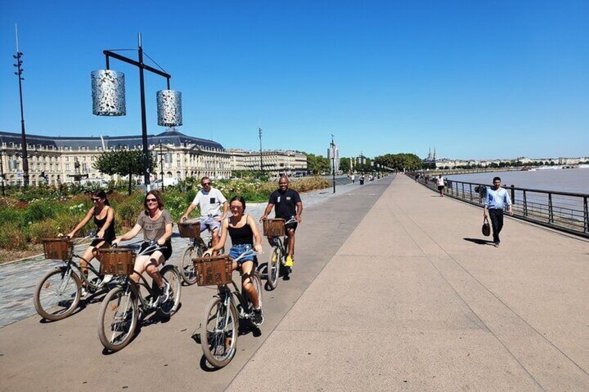 Bordeaux bike tour "The Best of Bordeaux"