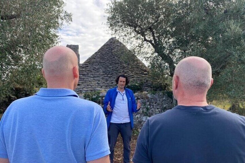 e-bike tour in Cisternino. How the mozzarella is made.