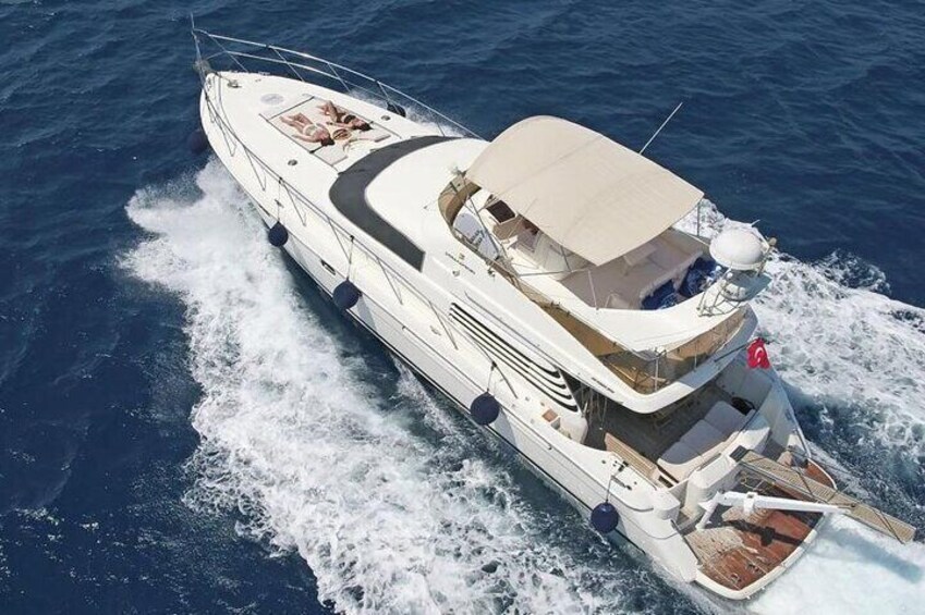 Bodrum Private Motor-Yacht Tour With Lunch