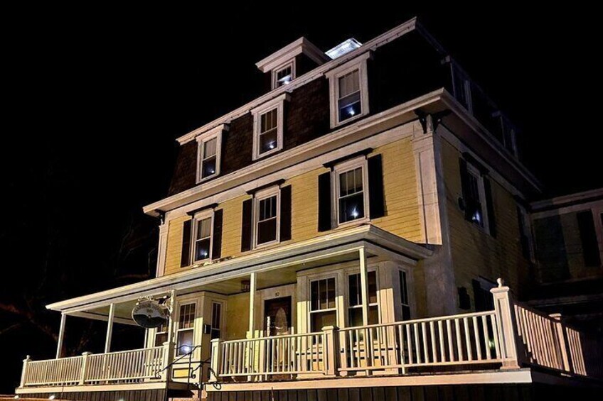 90-Minute Ghost Walking Tour in Boothbay Harbor