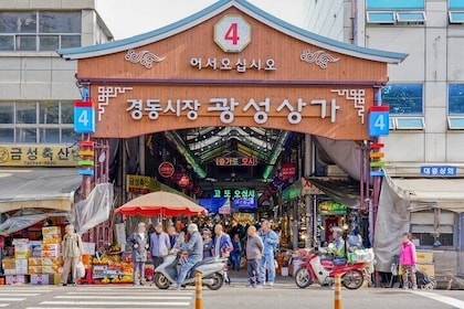 Seoul: Oriental Medicine, Massage Tour, and Largest market