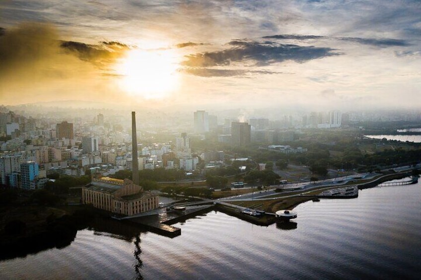 Private Custom Walking Tour with a Local Guide in Porto Alegre