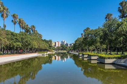 Private Custom Walking Tour with a Local Guide in Porto Alegre