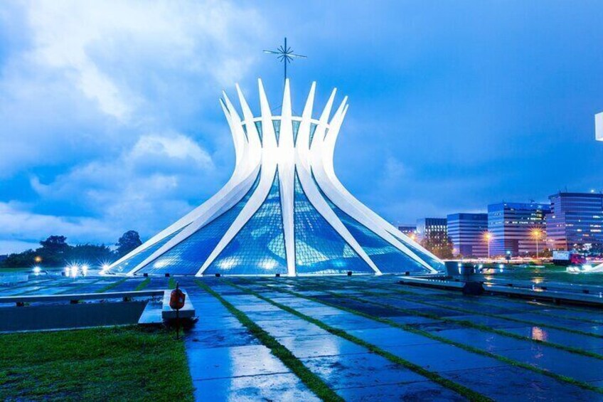 Private Custom Walking Tour with a Local Guide in Brasilia