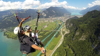 Tandem Paragliding Experience from Beatenberg to Interlaken
