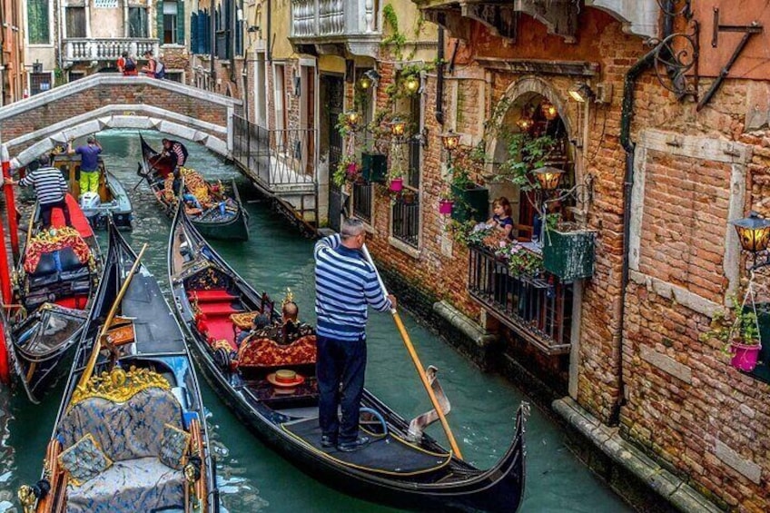 Magical Gondola Journey: Explore Venice's Grand Canal in Style!