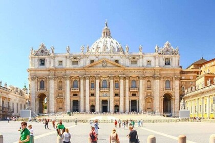 Saint Peter's Basilica Guided Tour in Rome
