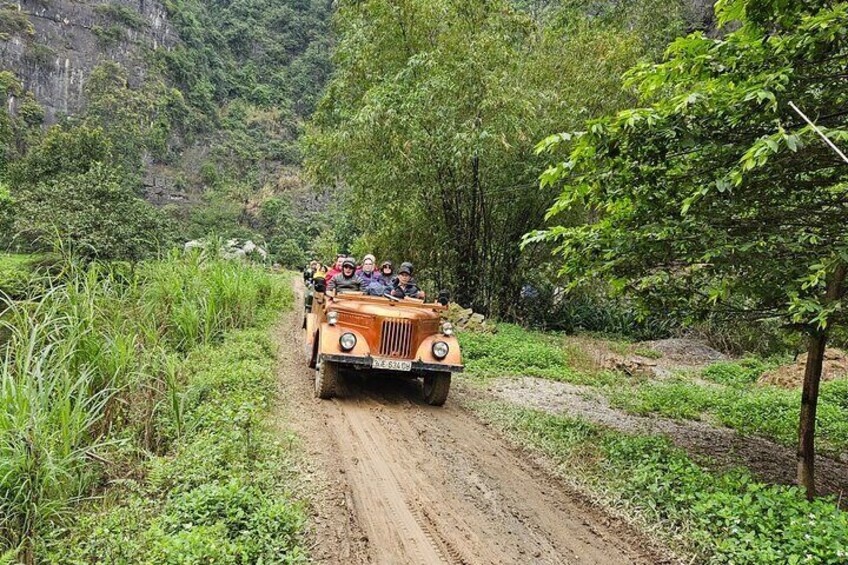 Ninh Binh Jeep Tours/ Ninh Binh Vespa Tours