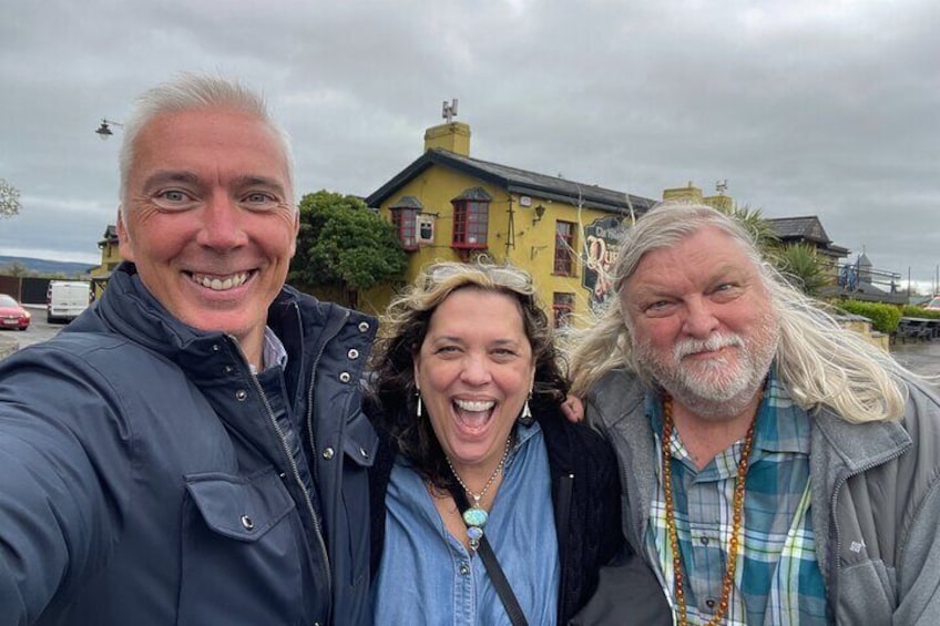 Outside Durty Nelly's, Bunratty.