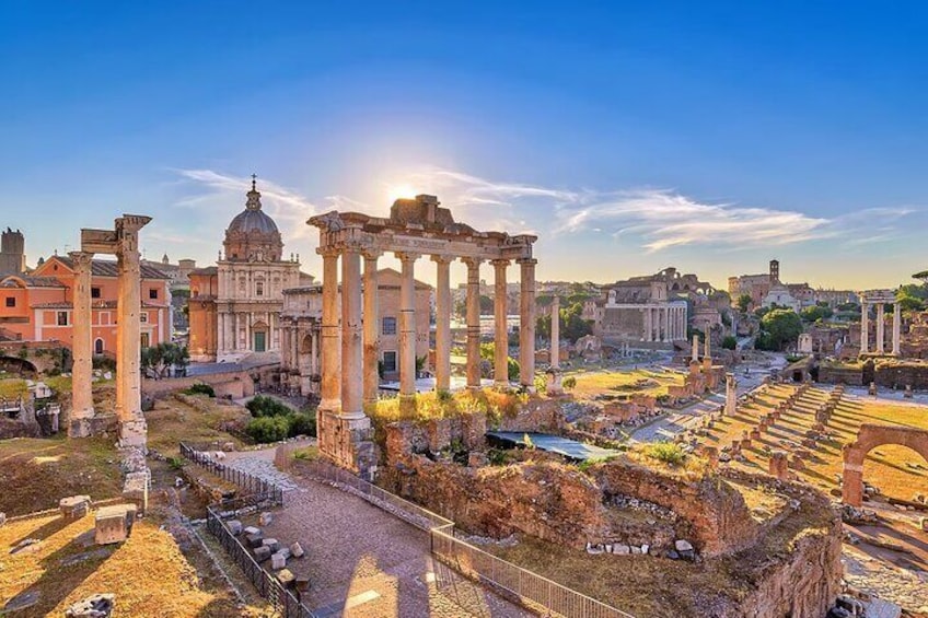 Colosseum & a Show in Ancient Rome; a tour with a glass of wine