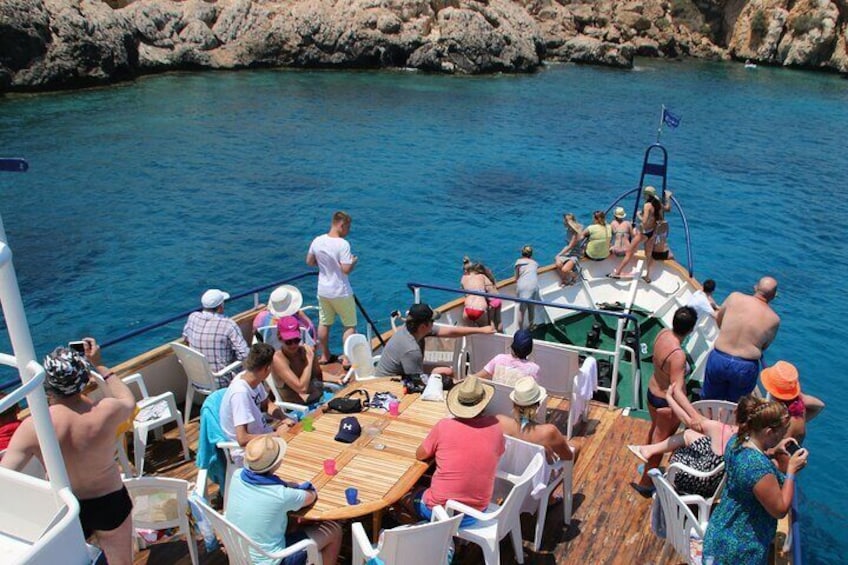 Half-Day Odyssey Guided Boat Safari with Lunch in Cyprus