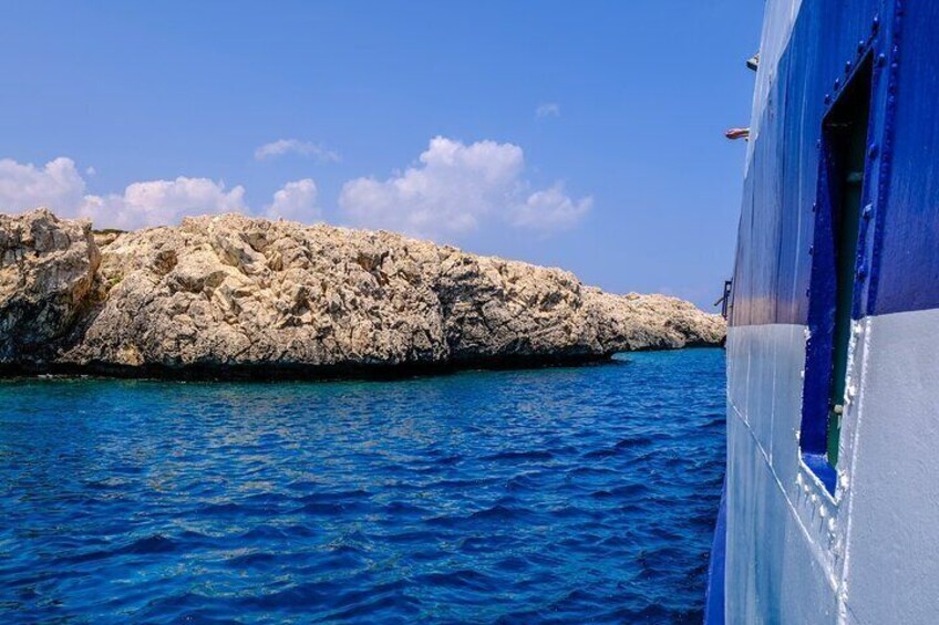 Half-Day Odyssey Guided Boat Safari with Lunch in Cyprus